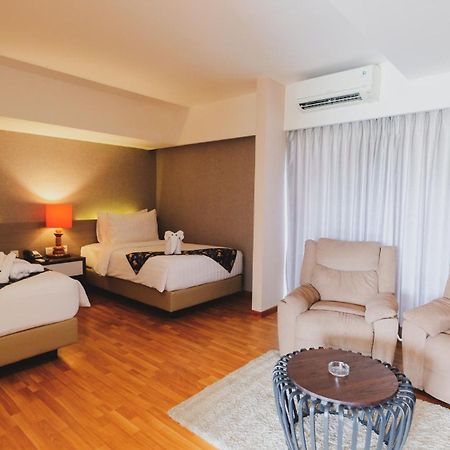 Suni Garden Lake Hotel&Resort Jayapura Exterior foto