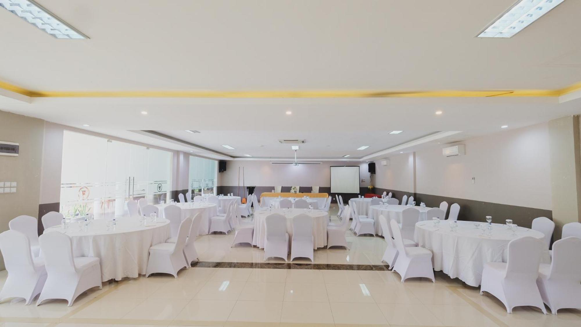 Suni Garden Lake Hotel&Resort Jayapura Exterior foto