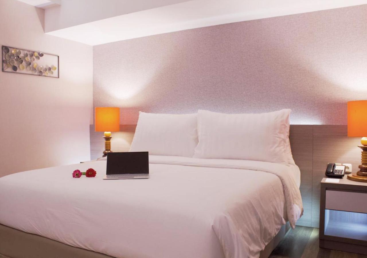 Suni Garden Lake Hotel&Resort Jayapura Exterior foto