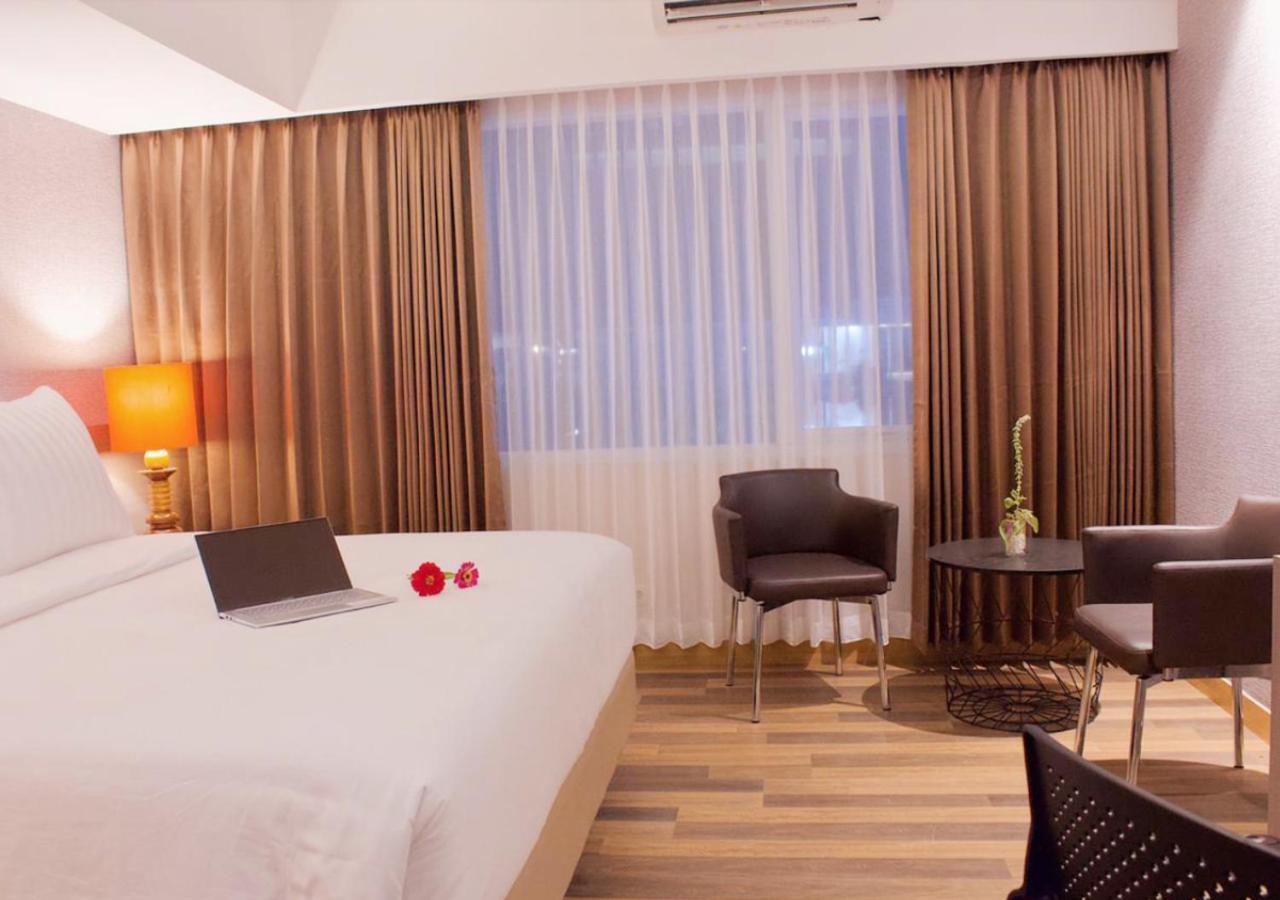 Suni Garden Lake Hotel&Resort Jayapura Exterior foto