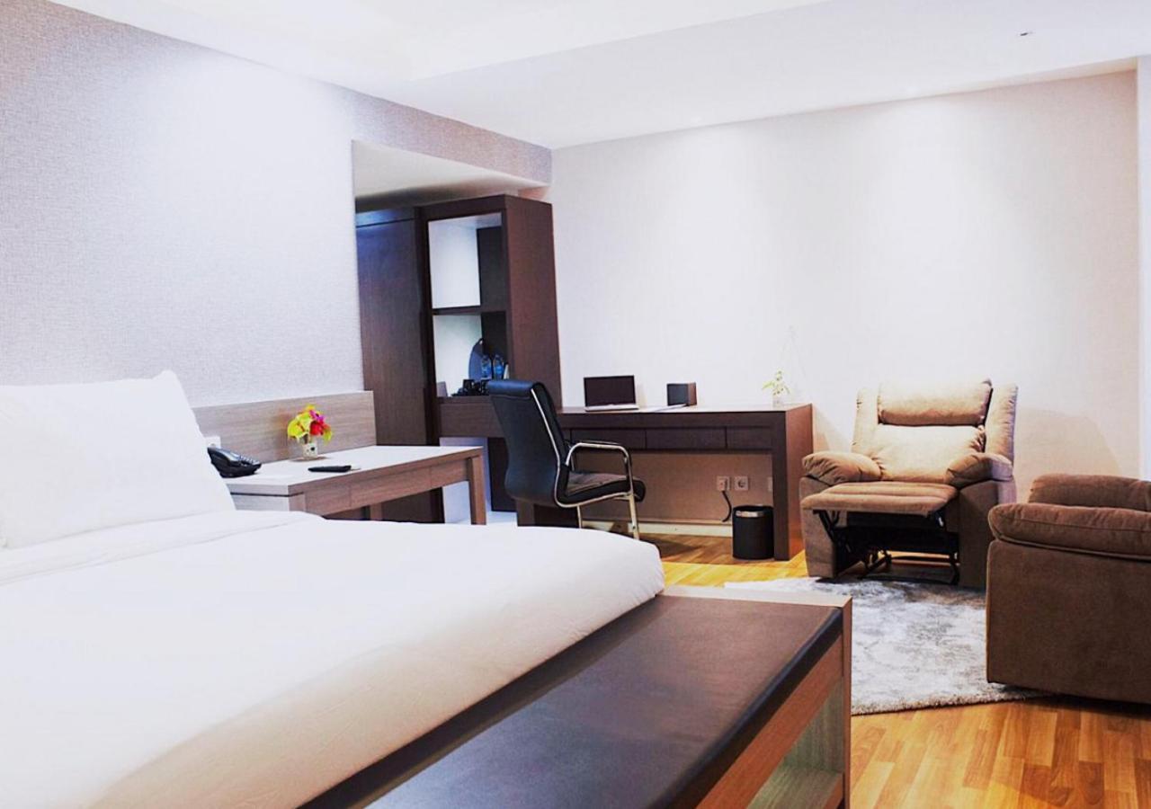Suni Garden Lake Hotel&Resort Jayapura Exterior foto