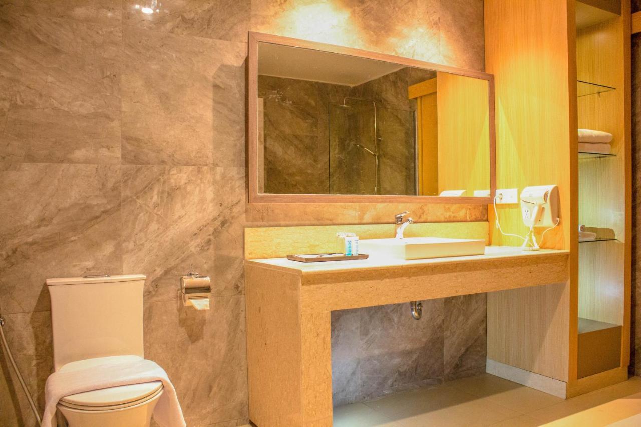 Suni Garden Lake Hotel&Resort Jayapura Exterior foto
